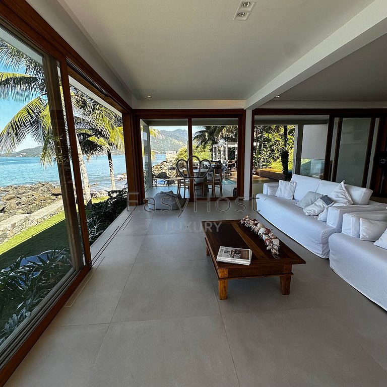 Casa Exclusiva para Locação no Condomínio Portobello – Angra