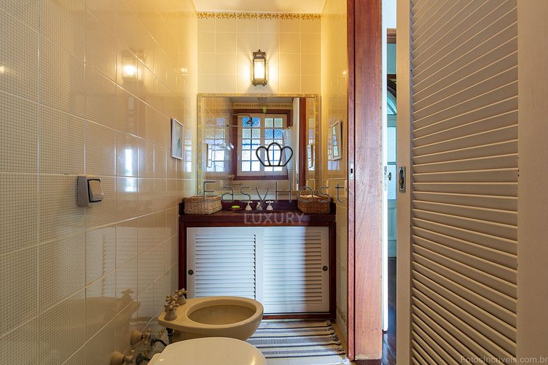 Spectacular House for Sale on the Island - ANGV079