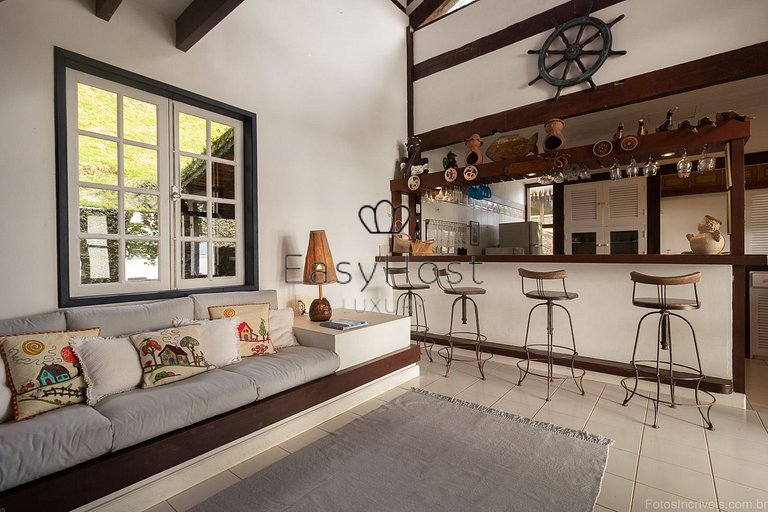 Spectacular House for Sale on the Island