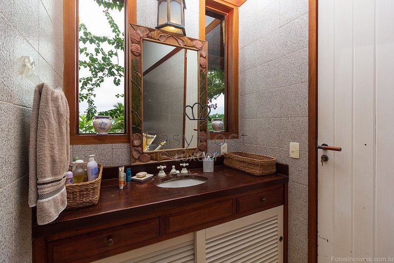 Spectacular House for Sale on the Island - ANGV079