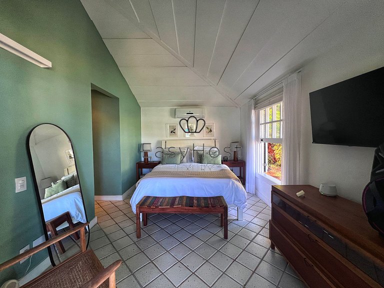 Luxury beachfront mansion in Angra dos Reis