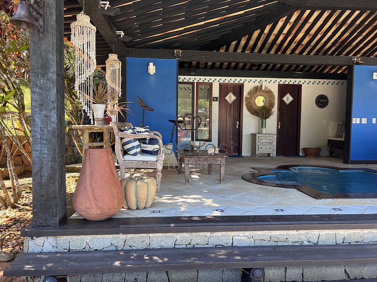 Luxury beachfront mansion in Angra dos Reis