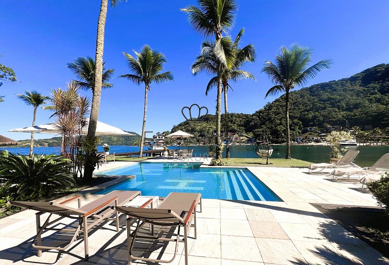 Mansão de luxo a beira mar de Angra dos Reis