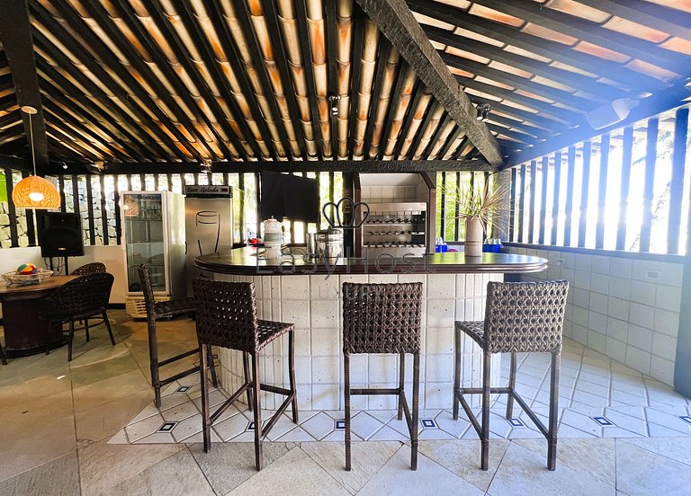 Luxury beachfront mansion in Angra dos Reis