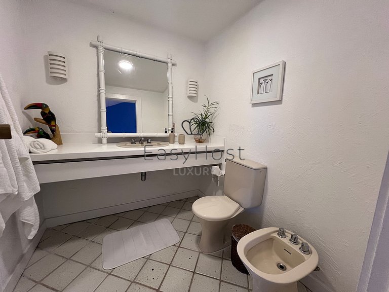 Luxury beachfront mansion in Angra dos Reis