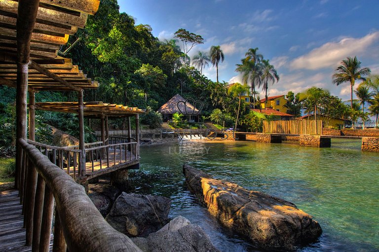 Private Island in Angra – Villa with 5 Suites, Pier, Beach a