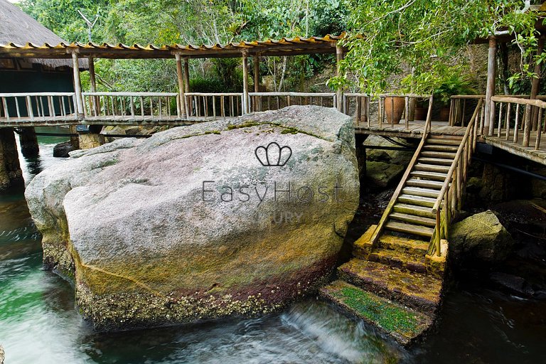 Private and luxurious island for sale in Angra dos Reis.