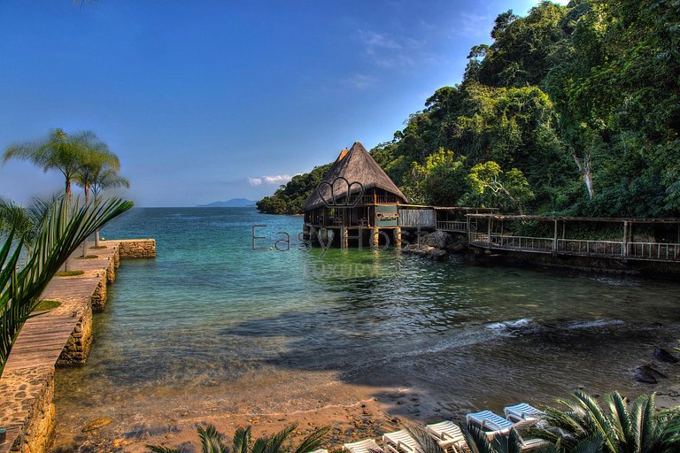 Private and luxurious island for sale in Angra dos Reis.