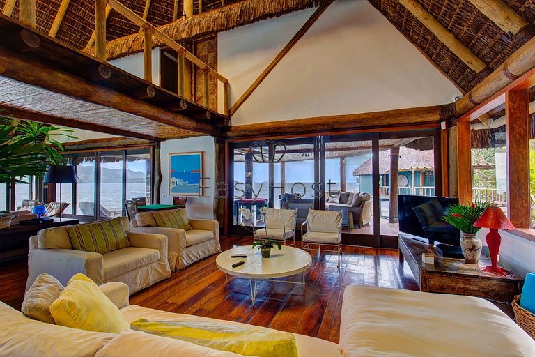 Private and luxurious island for sale in Angra dos Reis.