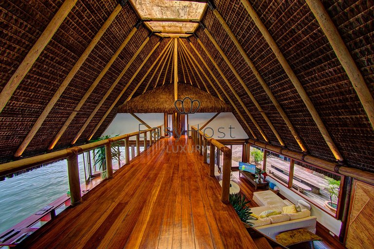 Isla Privada en Angra – Casa con 5 Suites, Muelle, Playa y E