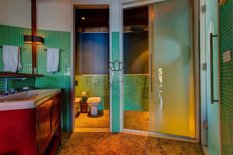 Isla Privada en Angra – Casa con 5 Suites, Muelle, Playa y E