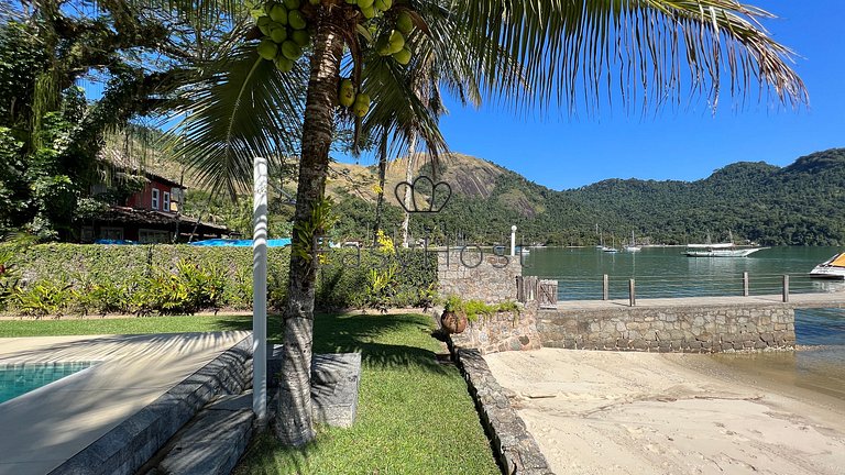 Aluguel de casa em Angra dos Reis com piscina e praia
