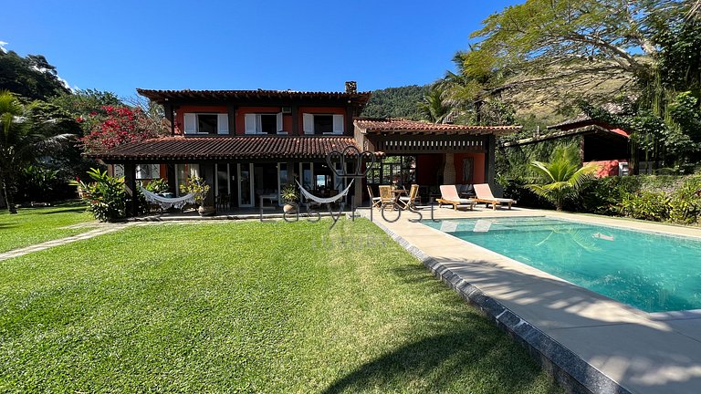 Aluguel de casa em Angra dos Reis com piscina e praia