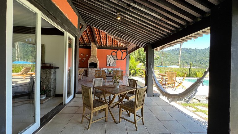 Aluguel de casa em Angra dos Reis com piscina e praia