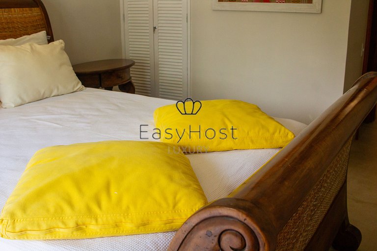 House for sale in Angra dos Reis, beachfront with 4 suites.