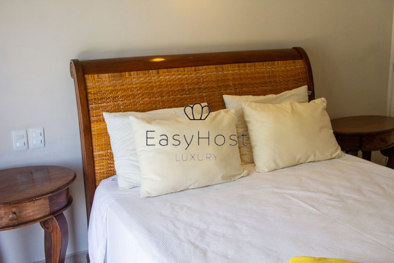 House for sale in Angra dos Reis, beachfront with 4 suites.