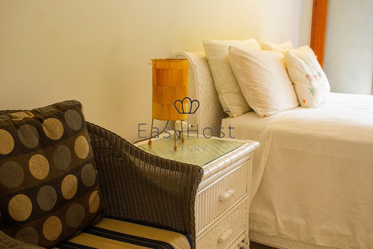 House for sale in Angra dos Reis, beachfront with 4 suites.