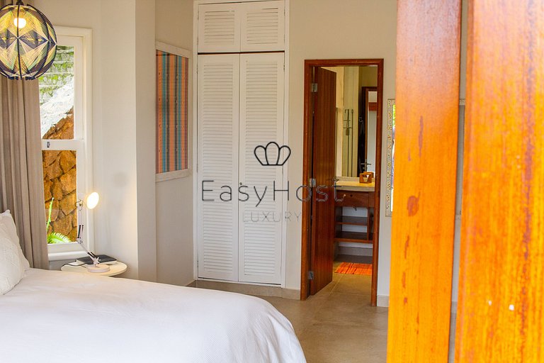 Casa à venda em angra dos reis, frente ao mar com 4 suítes