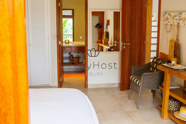 House for sale in Angra dos Reis, beachfront with 4 suites.