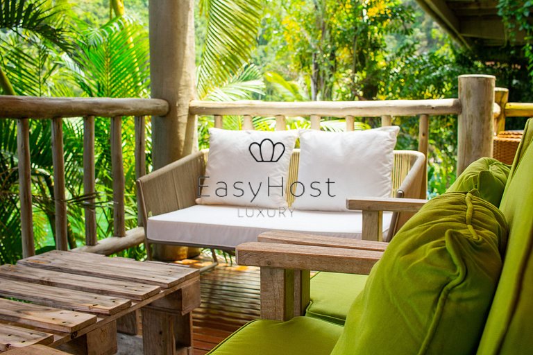 Casa en venta en Angra dos Reis, frente al mar con 4 suites.