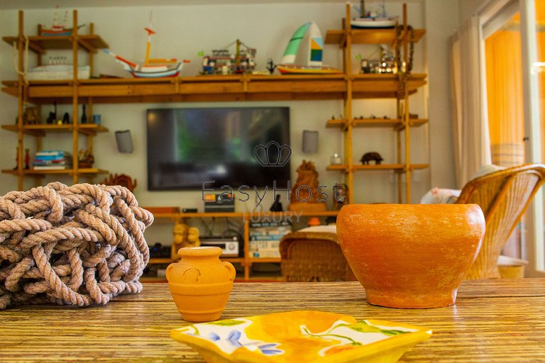 Casa à venda em angra dos reis, frente ao mar com 4 suítes