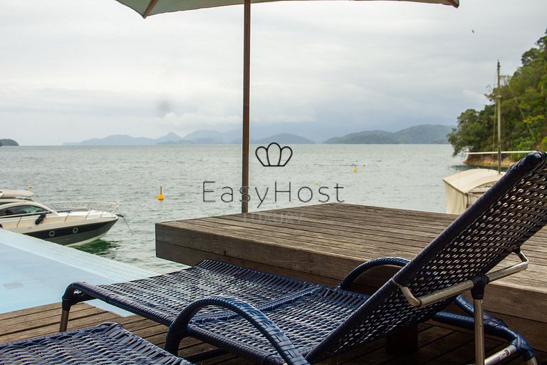 Casa à venda em angra dos reis, frente ao mar com 4 suítes