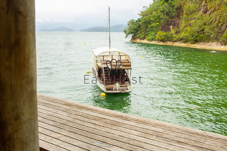 Casa à venda em angra dos reis, frente ao mar com 4 suítes