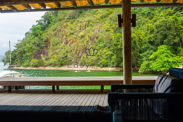 Casa à venda em angra dos reis, frente ao mar com 4 suítes