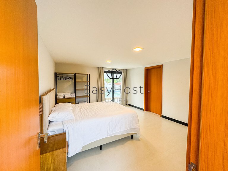 Casa com 57m de Canal no Porto Bracuhy em Angra dos Reis