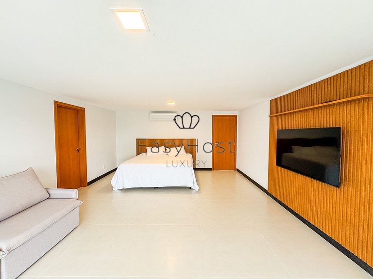 House with 57m of canal frontage in Porto Bracuhy in Angra