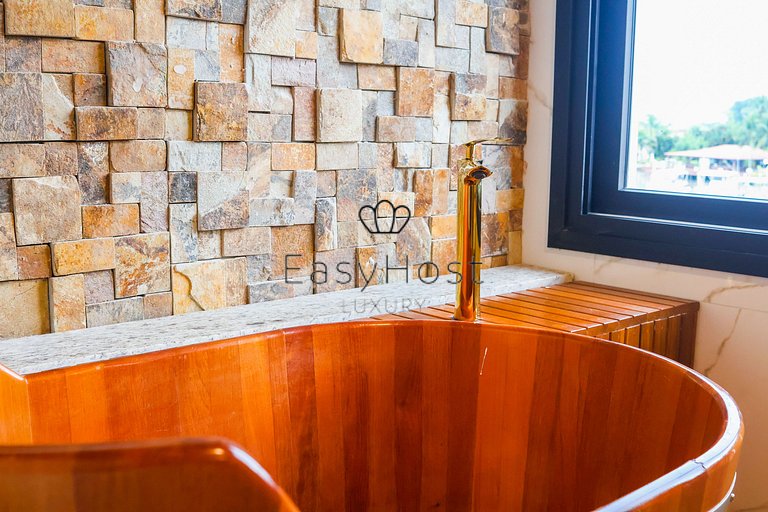 Casa com 57m de Canal no Porto Bracuhy em Angra dos Reis