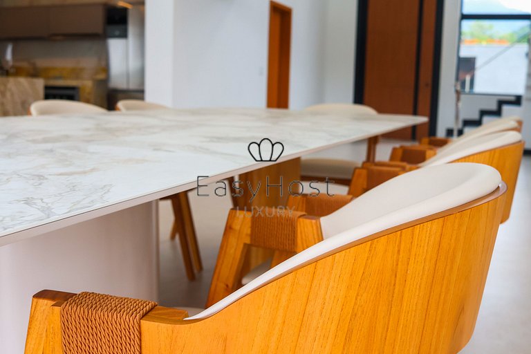 Casa com 57m de Canal no Porto Bracuhy em Angra dos Reis