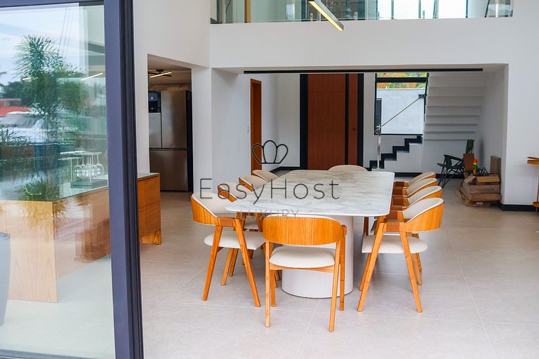 Casa com 57m de Canal no Porto Bracuhy em Angra dos Reis