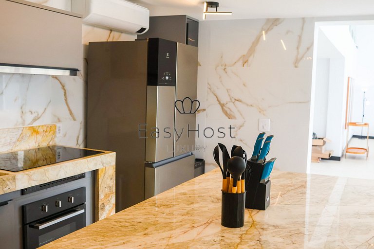 Casa com 57m de Canal no Porto Bracuhy em Angra dos Reis