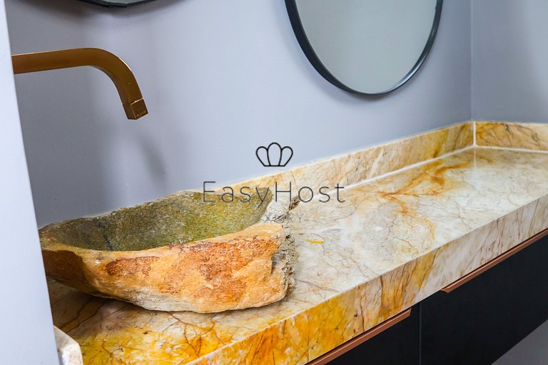 Casa com 57m de Canal no Porto Bracuhy em Angra dos Reis