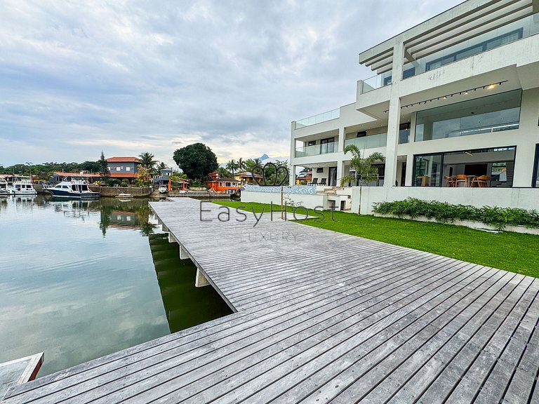Casa con 57m de frente al canal en Porto Bracuhy, Angra dos