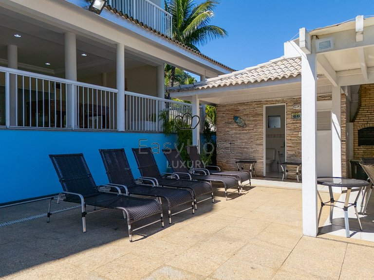 Casa beira mar à venda com piscina em Mangaratiba