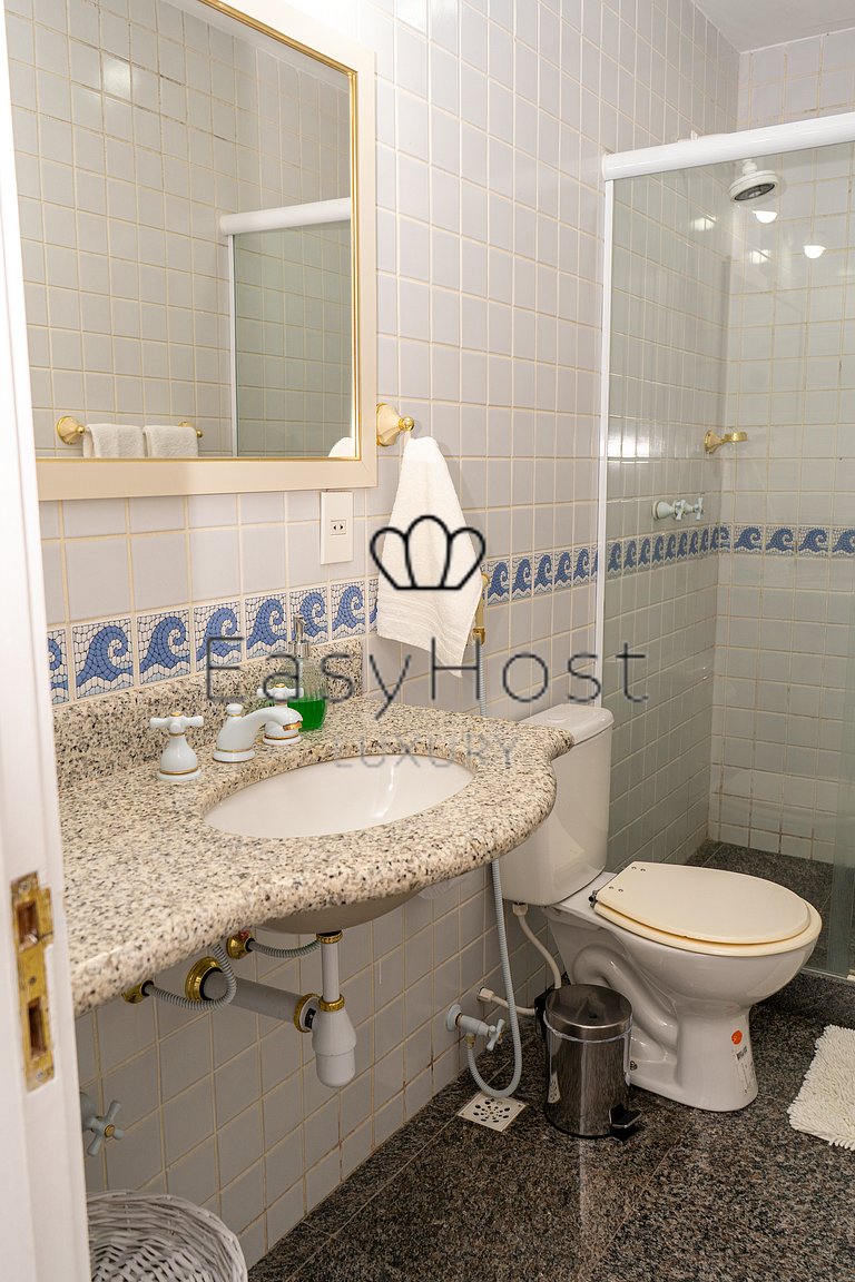 Beachfront house for sale with pool in Mangaratiba