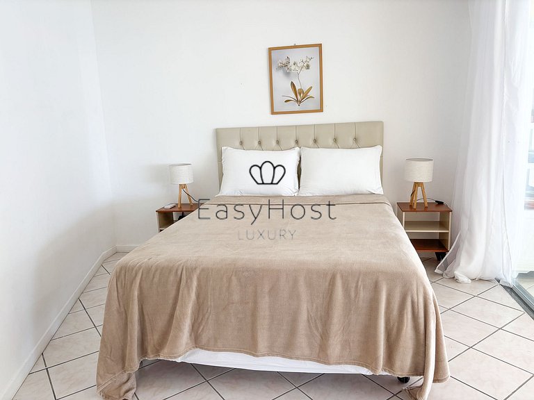 Casa beira mar à venda com piscina em Mangaratiba