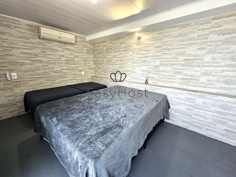 Casa à venda beira mar com piscina em Mangaratiba