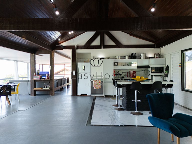 Casa en venta frente al mar con piscina en Mangaratiba