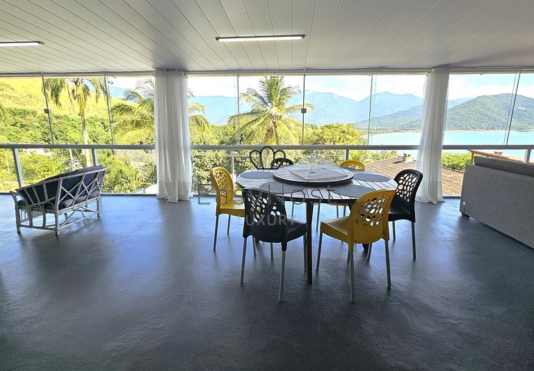Casa à venda beira mar com piscina em Mangaratiba