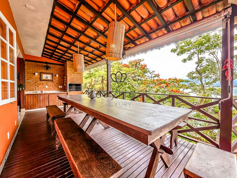 Casa pé na areia em Mangaratiba com praia privativa