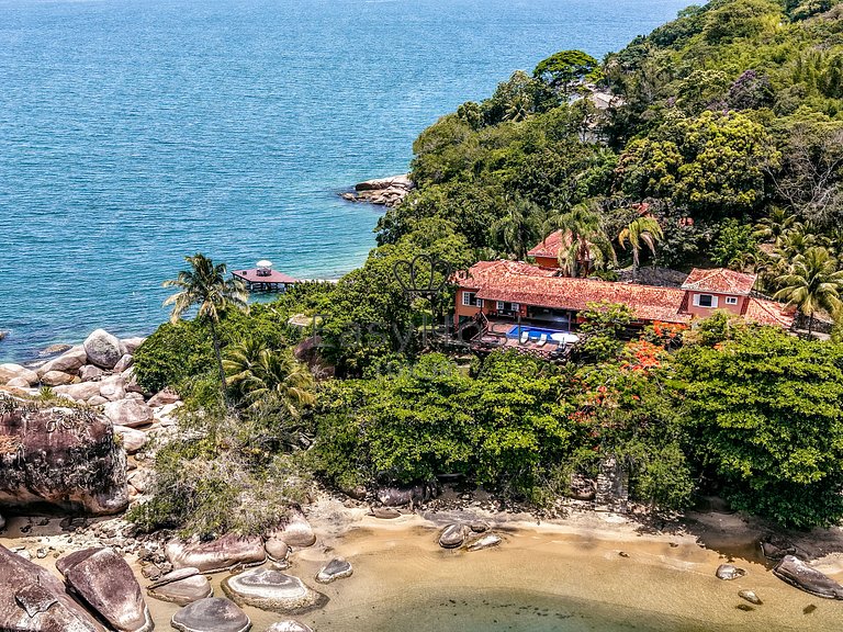 Casa pé na areia em Mangaratiba com praia privativa - ANGV36