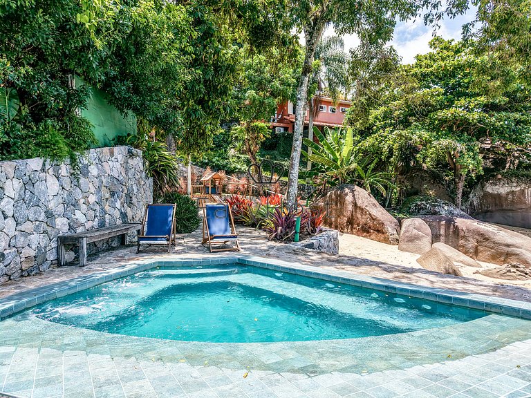 Aluguel por temporada de casa pé na areia em Mangaratiba com