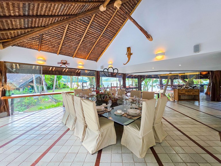 Beachfront house for rent with pool and sauna