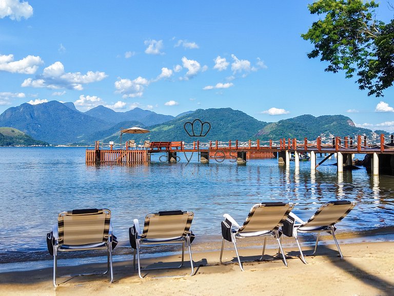 Beachfront house for rent with pool and sauna