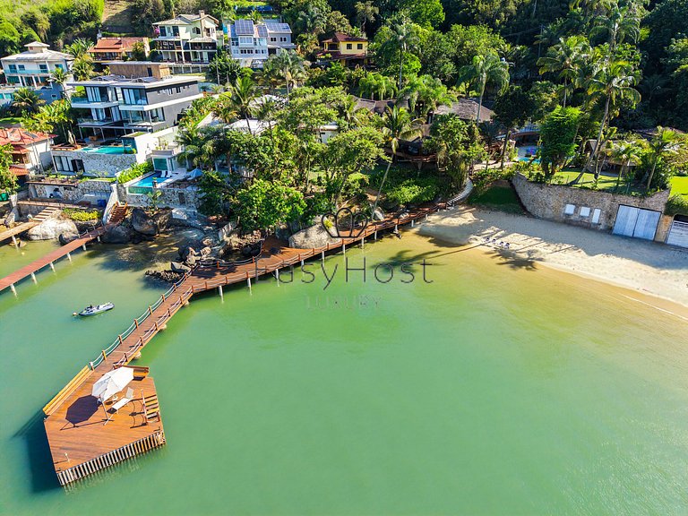 Beachfront house for rent with pool and sauna