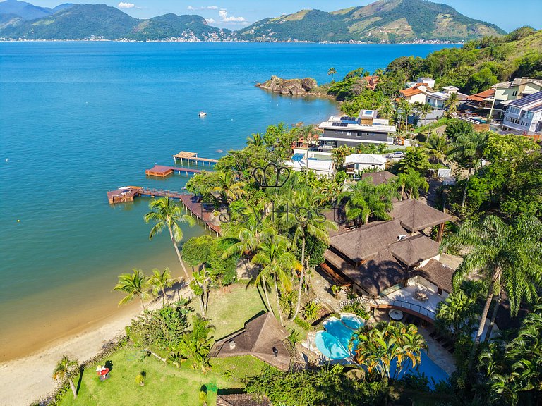 Aluguel de casa pé na areia com piscina e sauna
