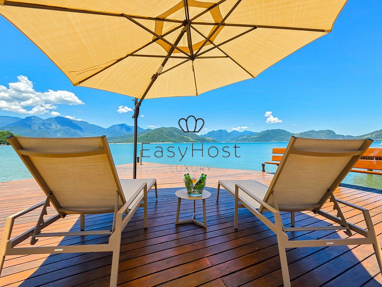 Beachfront house for rent with pool and sauna